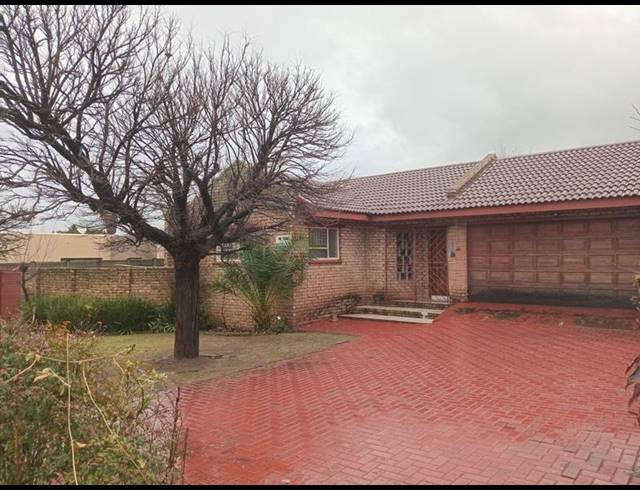 3 BEDROOM HOUSE FOR SALE IN VANDERBIJLPARK SE 4